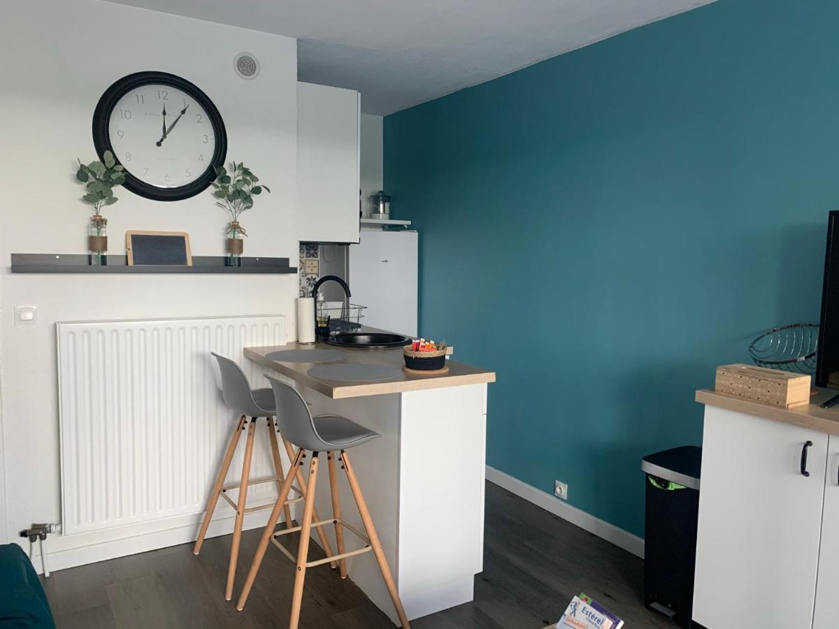 Saint-Raphaël Chaleureux Appartement Face Au Port Sta Lucia, Tout A Pieds, Wifi מראה חיצוני תמונה